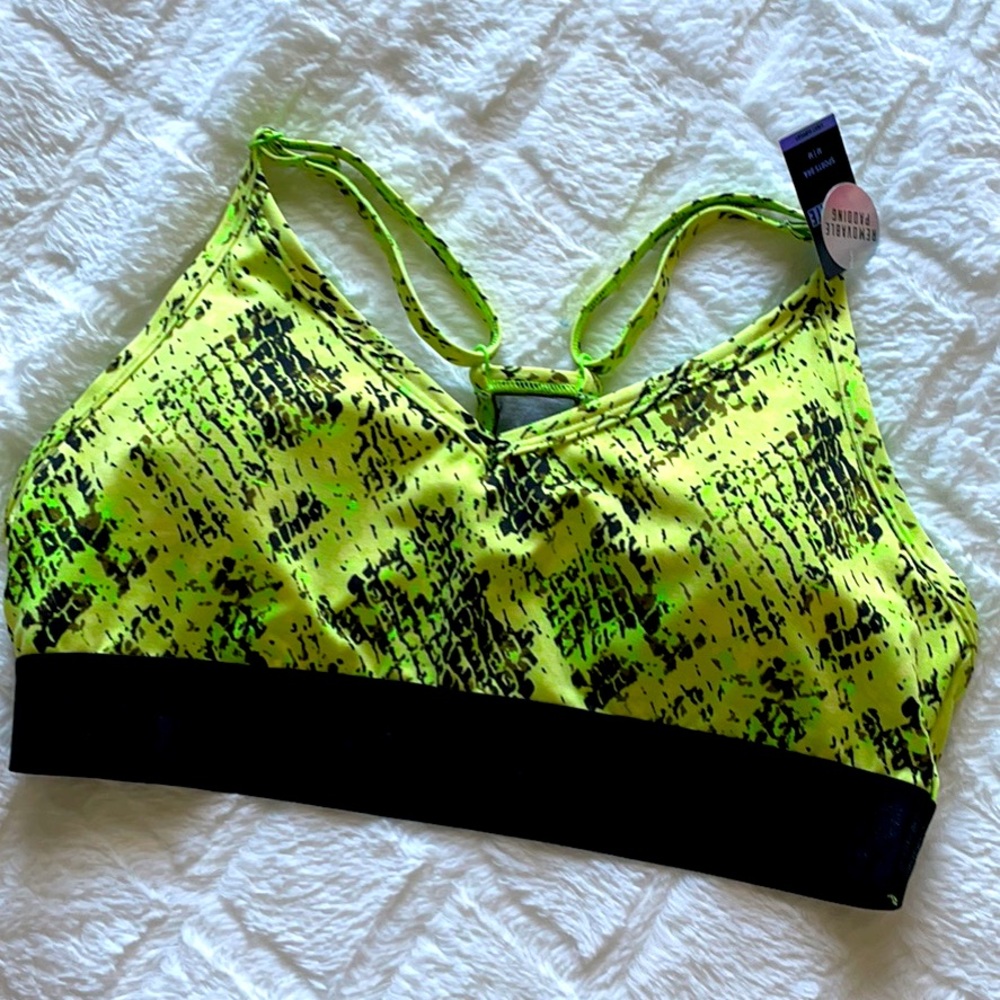 PINK Victoria’s Secret ultimate sports bra